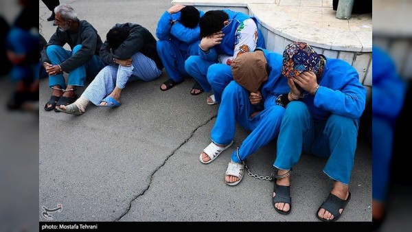 دستگیری باند خشن گوشی‌قاپی در تهران پس از ۷۰ فقره سرقت