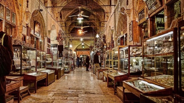 بازاریان اصفهان: امنیت ملت را فدای مطالبات نمی‌کنیم!