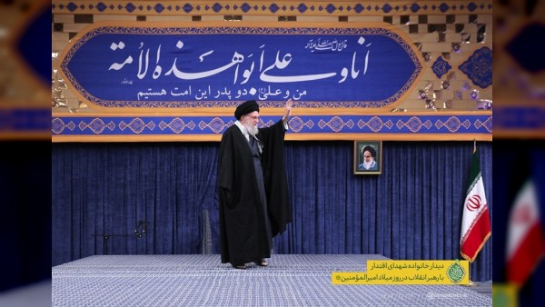 دیدار خانواده شهدای اقتدار با رهبر انقلاب در سالروز میلاد امام علی(ع)