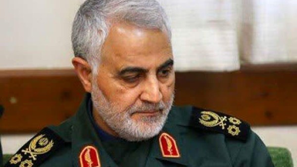 شهید سلیمانی؛ پدری مهربان برای فرزندان شهدا