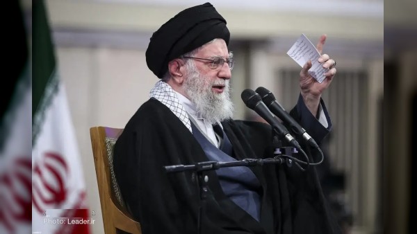 تفاوت کلیدی موضع رهبر انقلاب در اعتراضات اخیر با فتنه ۸۸ و ۱۴۰۱