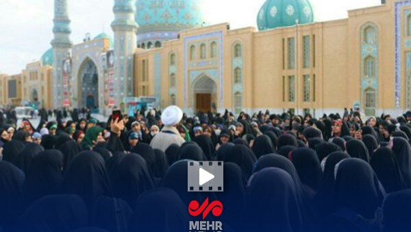 فیلم: رجزخوانی دانش‌آموزان در مسجد جمکران برای ترامپ