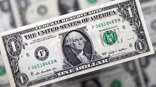 عرضه ارز پتروشیمی ها در مرکز مبادلات با قیمت پایه 118 هزار تومان