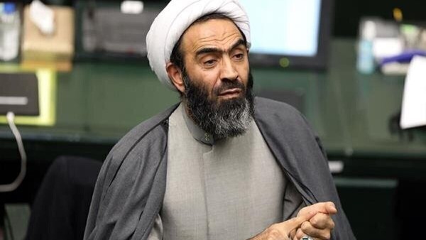 نماینده مجلس خسارت از سلبریتی ها و حامیان اغتشاشات را خواستار شد