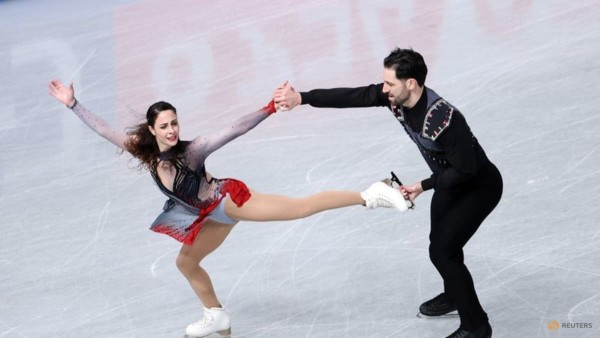 Canada's Olympic figure skating pair withdraws due to injury